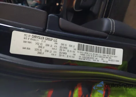 2014 Jeep Grand Cherokee Overland z USA, uszkodzony, nr VIN 1C4RJFCG8EC437637